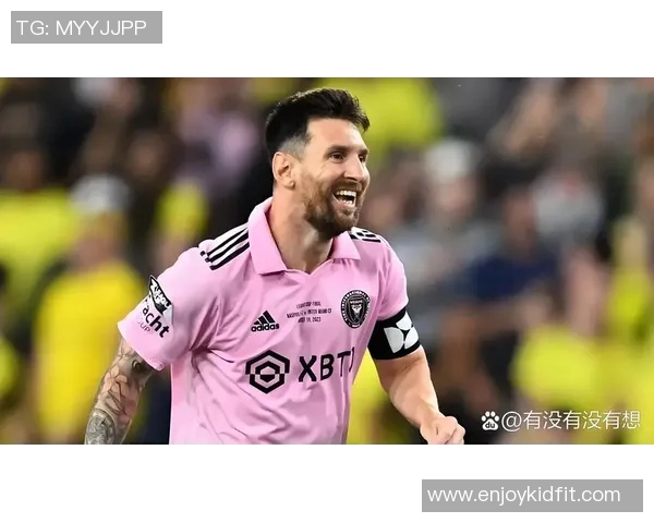 足球明星身价揭秘与精彩图片展示让你了解球坛巨星的财富与成就