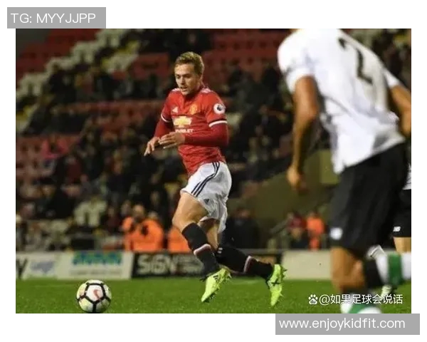 天赋异禀的足球明星孩子如何在绿茵场上绽放光彩与潜力